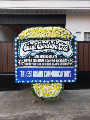 Papan Bunga Duka di Makimi